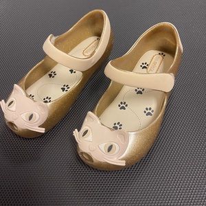 Mini Melissa gold ultra girl cat shoes size 10